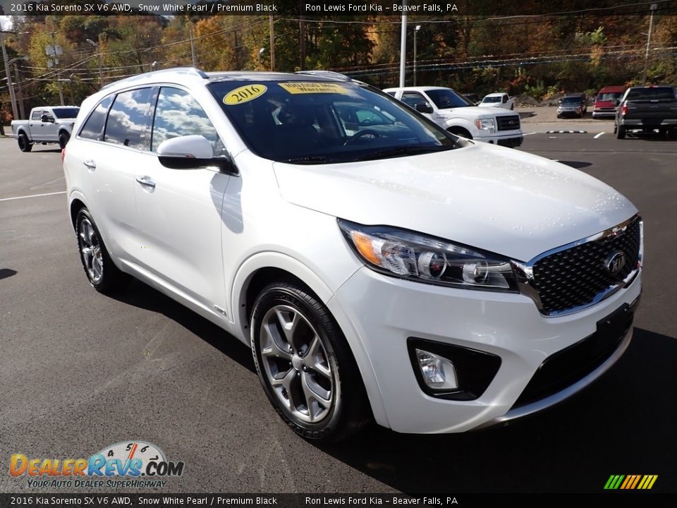 Front 3/4 View of 2016 Kia Sorento SX V6 AWD Photo #9