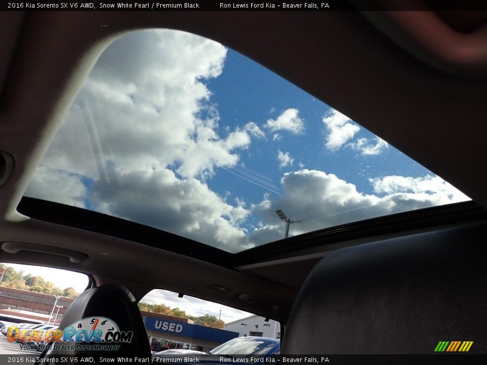 Sunroof of 2016 Kia Sorento SX V6 AWD Photo #15