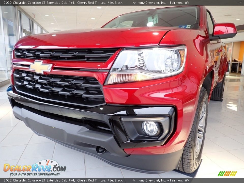 2022 Chevrolet Colorado LT Extended Cab 4x4 Cherry Red Tintcoat / Jet Black Photo #1