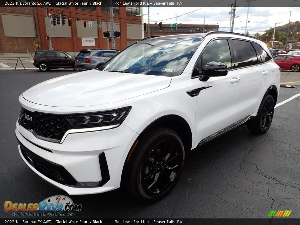 Front 3/4 View of 2022 Kia Sorento SX AWD Photo #7