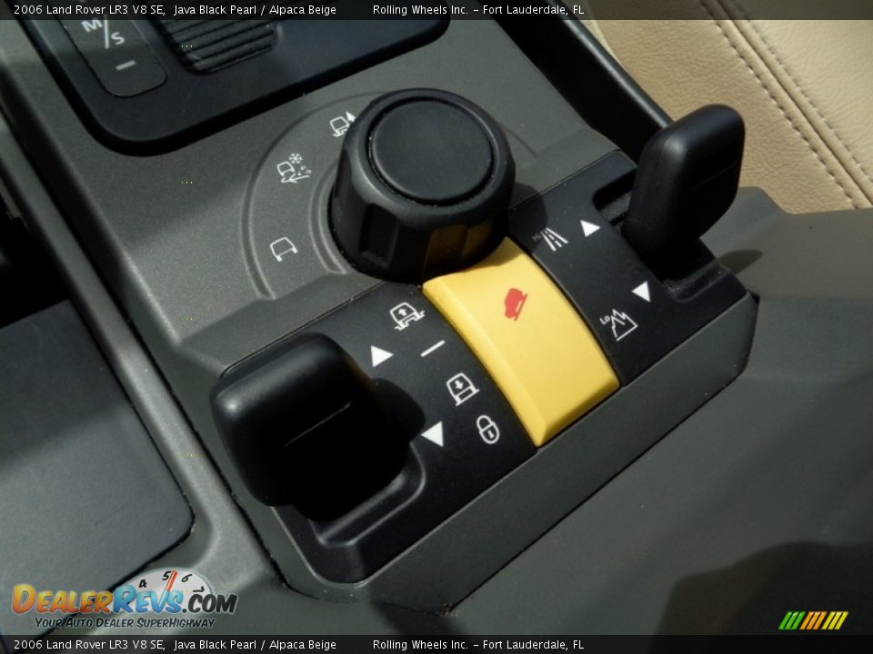 2006 Land Rover LR3 V8 SE Java Black Pearl / Alpaca Beige Photo #31