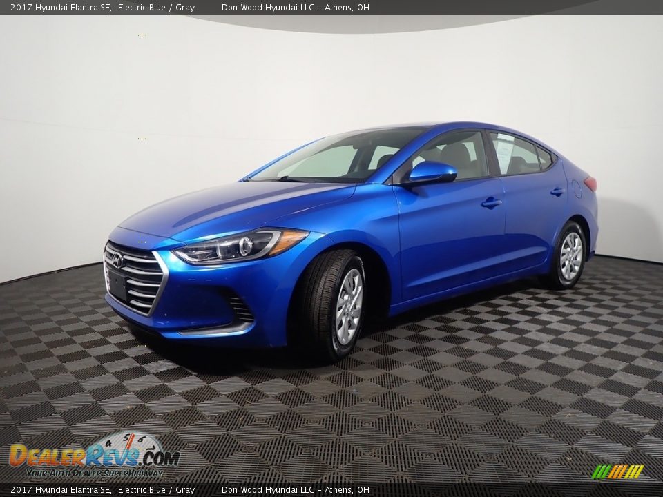 2017 Hyundai Elantra SE Electric Blue / Gray Photo #7