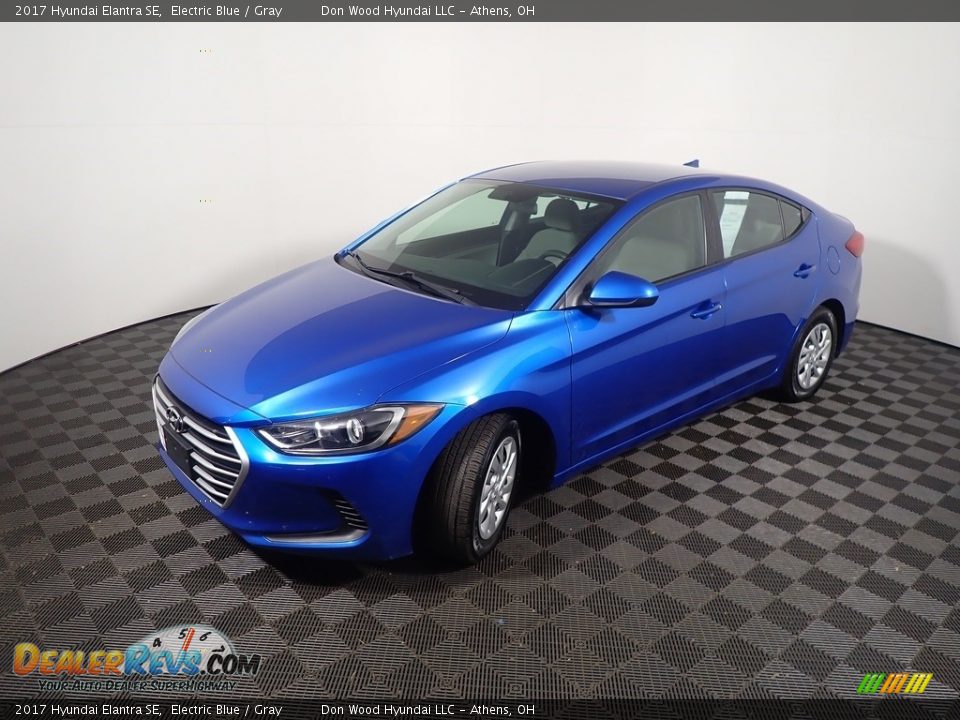 2017 Hyundai Elantra SE Electric Blue / Gray Photo #8