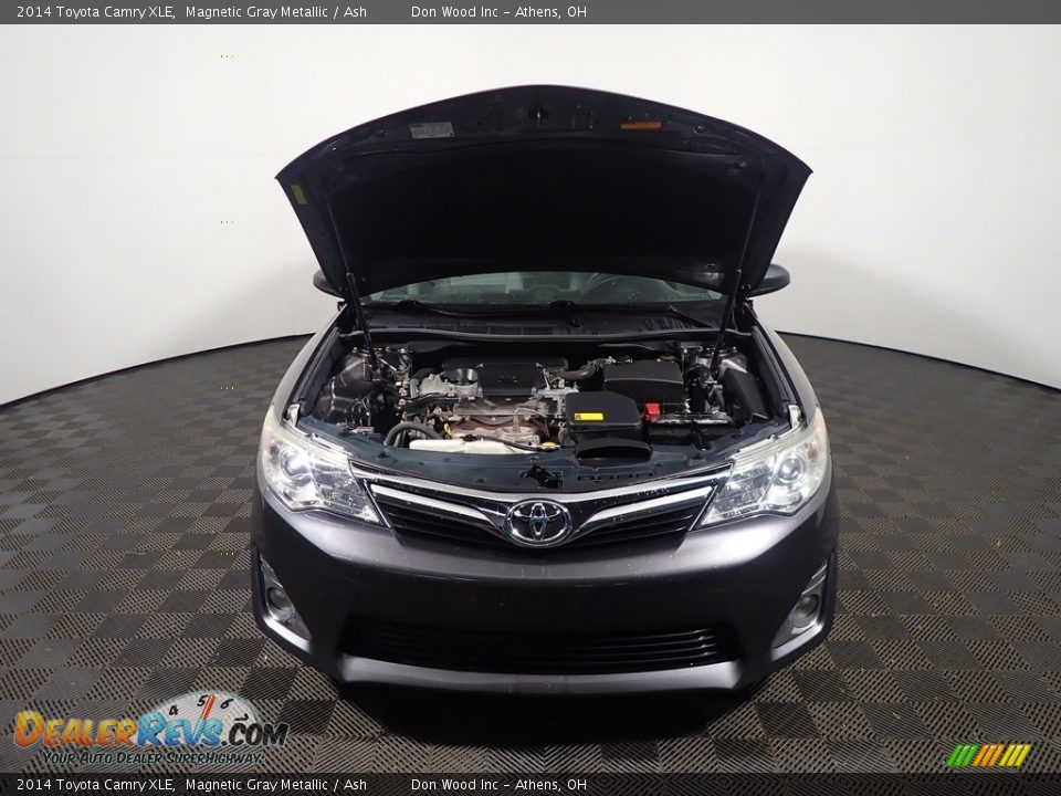 2014 Toyota Camry XLE Magnetic Gray Metallic / Ash Photo #8