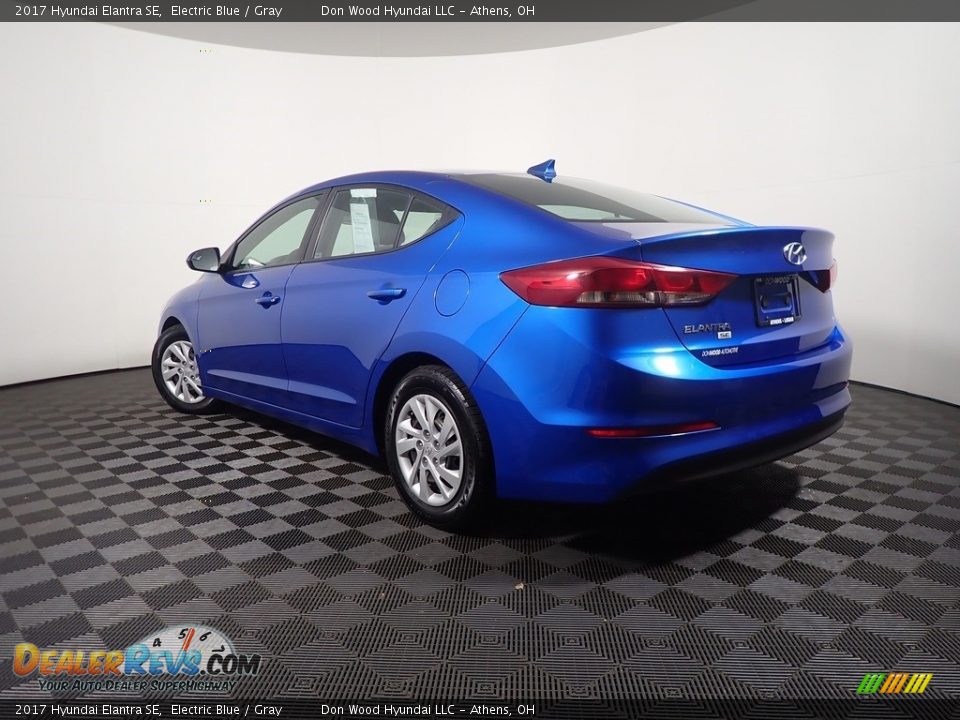 2017 Hyundai Elantra SE Electric Blue / Gray Photo #10
