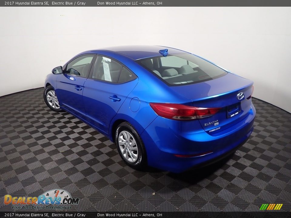 2017 Hyundai Elantra SE Electric Blue / Gray Photo #11