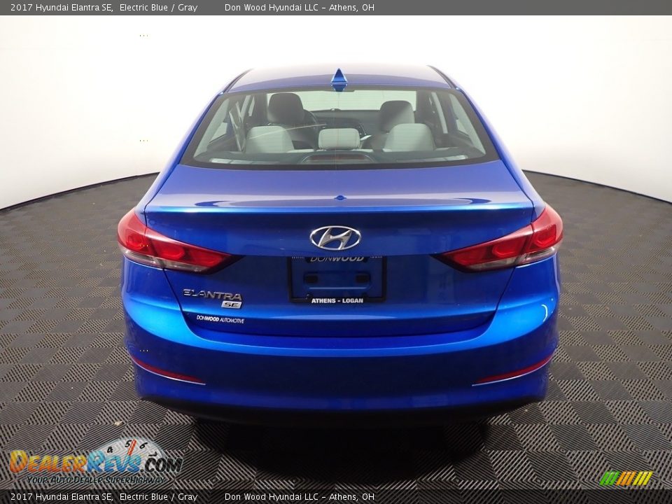 2017 Hyundai Elantra SE Electric Blue / Gray Photo #12