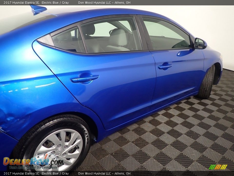 2017 Hyundai Elantra SE Electric Blue / Gray Photo #18