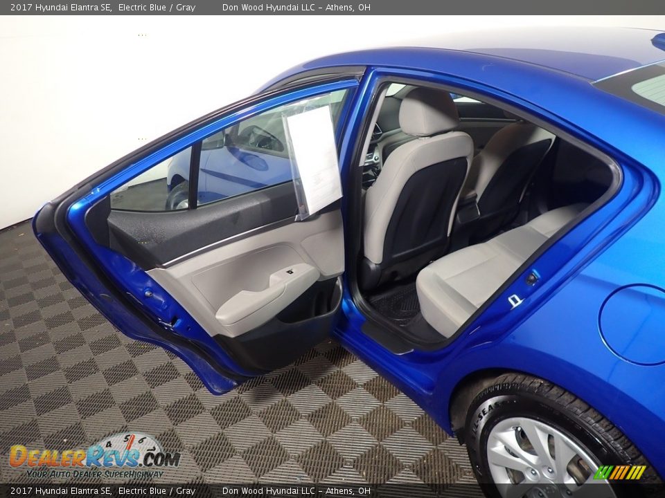 2017 Hyundai Elantra SE Electric Blue / Gray Photo #32