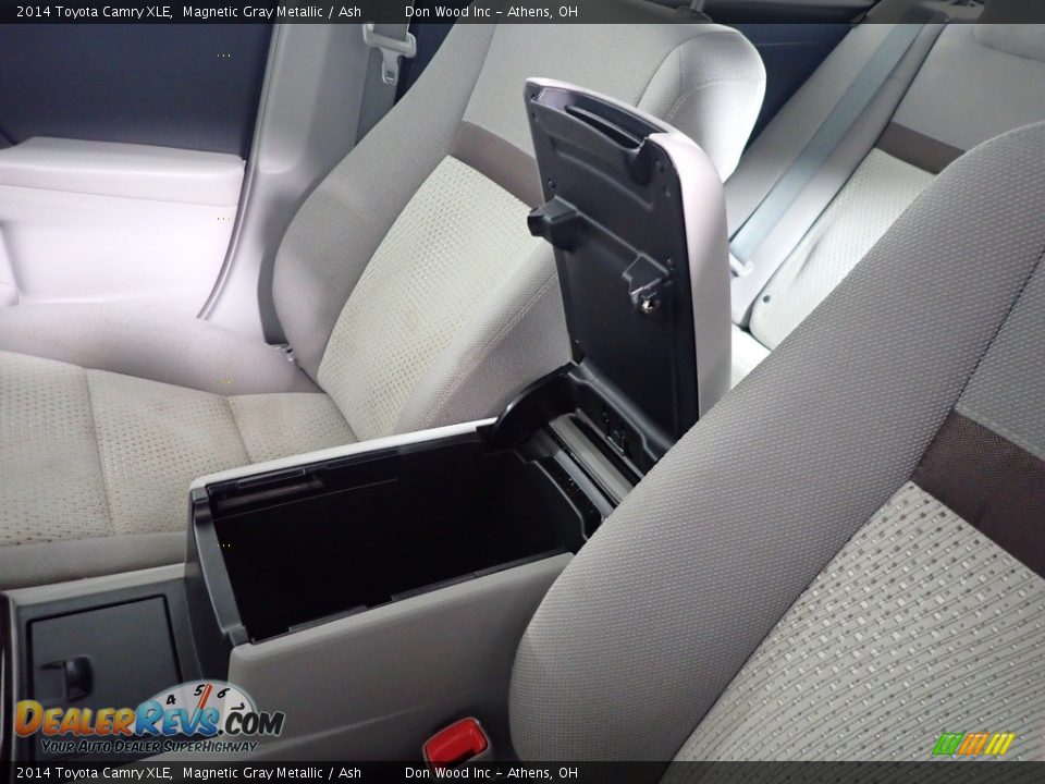 2014 Toyota Camry XLE Magnetic Gray Metallic / Ash Photo #34