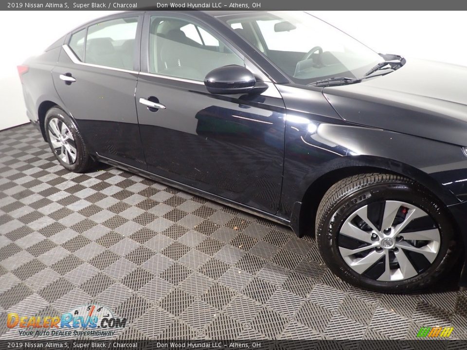2019 Nissan Altima S Super Black / Charcoal Photo #4