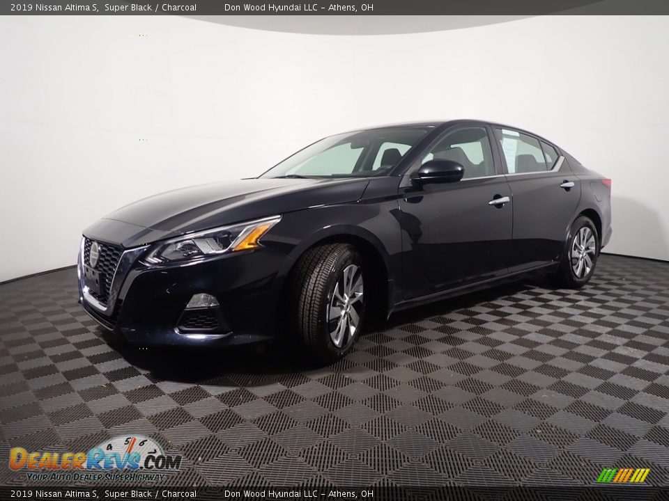 2019 Nissan Altima S Super Black / Charcoal Photo #8