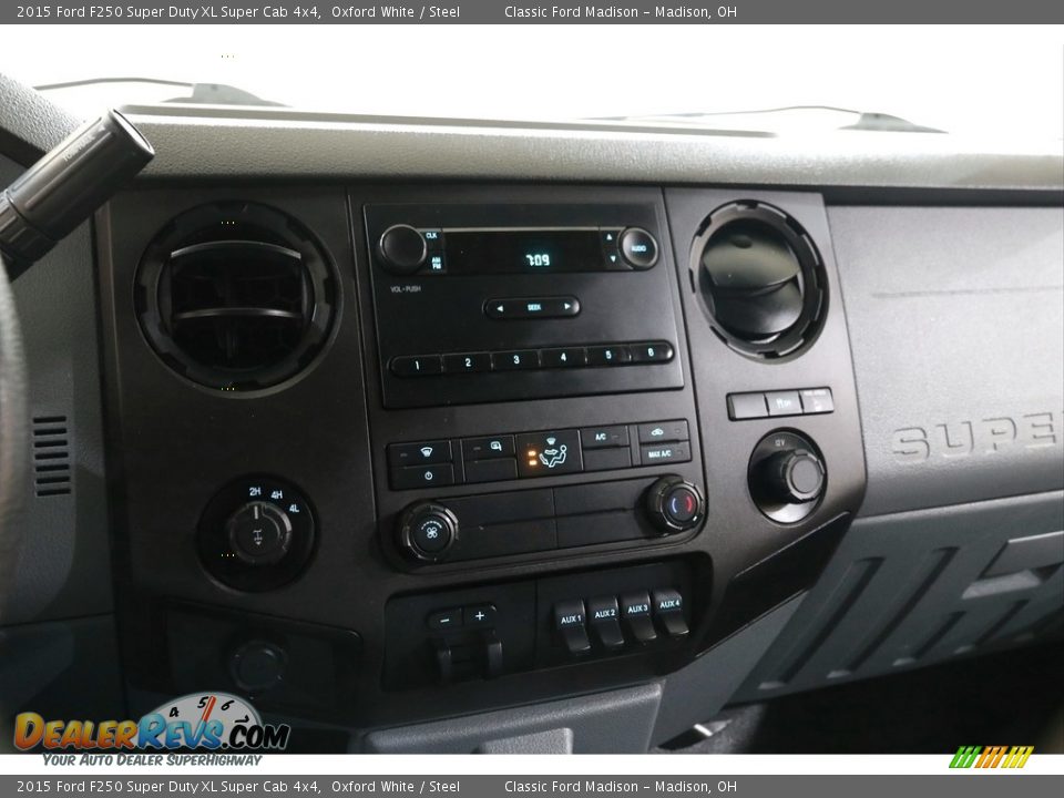 2015 Ford F250 Super Duty XL Super Cab 4x4 Oxford White / Steel Photo #9