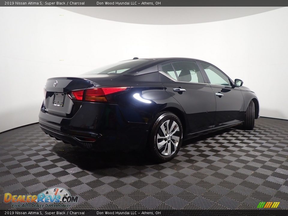 2019 Nissan Altima S Super Black / Charcoal Photo #16