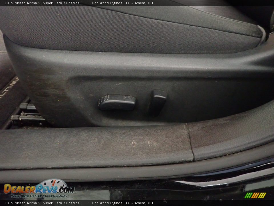2019 Nissan Altima S Super Black / Charcoal Photo #23