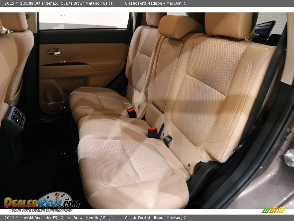 2019 Mitsubishi Outlander ES Quartz Brown Metallic / Beige Photo #16