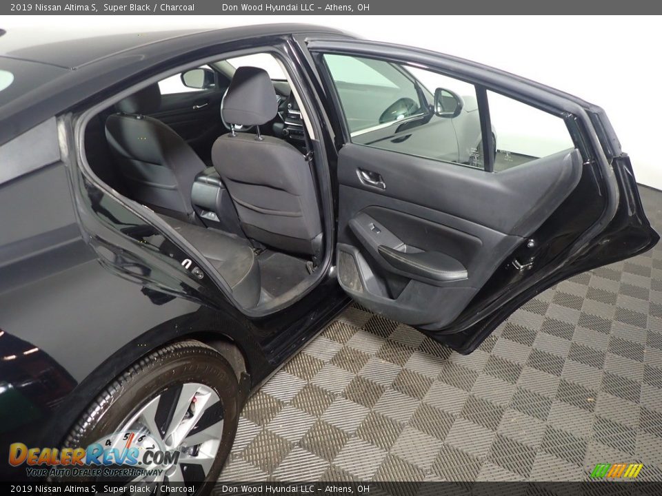 2019 Nissan Altima S Super Black / Charcoal Photo #36