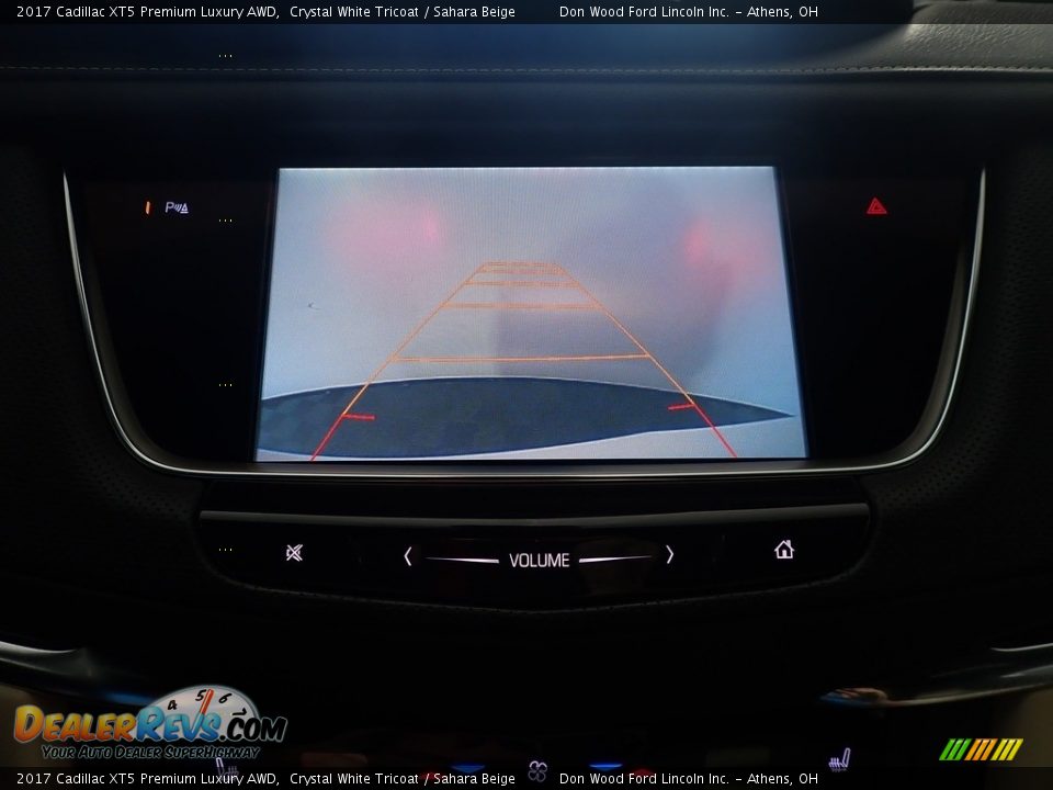 2017 Cadillac XT5 Premium Luxury AWD Crystal White Tricoat / Sahara Beige Photo #4