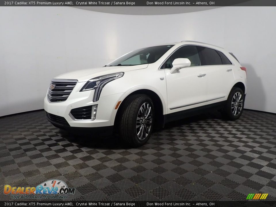 2017 Cadillac XT5 Premium Luxury AWD Crystal White Tricoat / Sahara Beige Photo #10