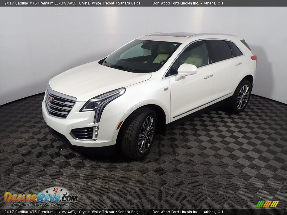 2017 Cadillac XT5 Premium Luxury AWD Crystal White Tricoat / Sahara Beige Photo #11