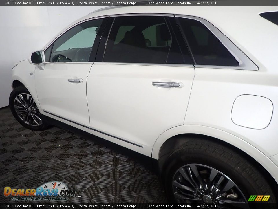 2017 Cadillac XT5 Premium Luxury AWD Crystal White Tricoat / Sahara Beige Photo #21