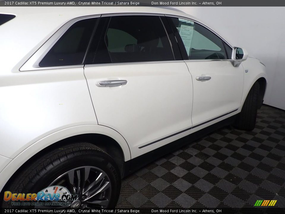 2017 Cadillac XT5 Premium Luxury AWD Crystal White Tricoat / Sahara Beige Photo #22