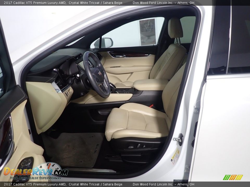 2017 Cadillac XT5 Premium Luxury AWD Crystal White Tricoat / Sahara Beige Photo #25