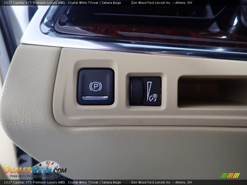 2017 Cadillac XT5 Premium Luxury AWD Crystal White Tricoat / Sahara Beige Photo #34