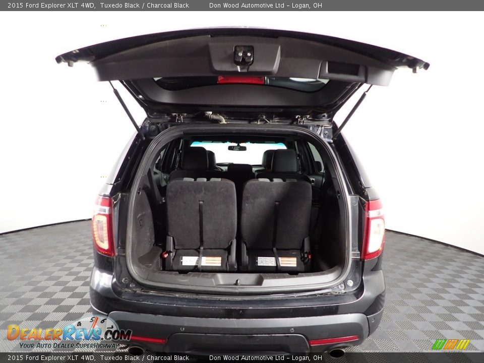 2015 Ford Explorer XLT 4WD Tuxedo Black / Charcoal Black Photo #15