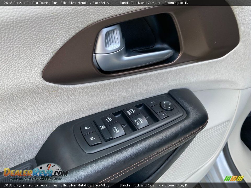 2018 Chrysler Pacifica Touring Plus Billet Silver Metallic / Black/Alloy Photo #17