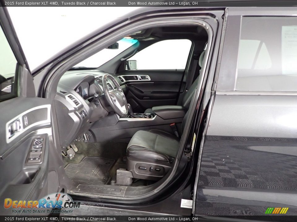 2015 Ford Explorer XLT 4WD Tuxedo Black / Charcoal Black Photo #20