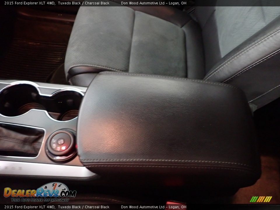 2015 Ford Explorer XLT 4WD Tuxedo Black / Charcoal Black Photo #29