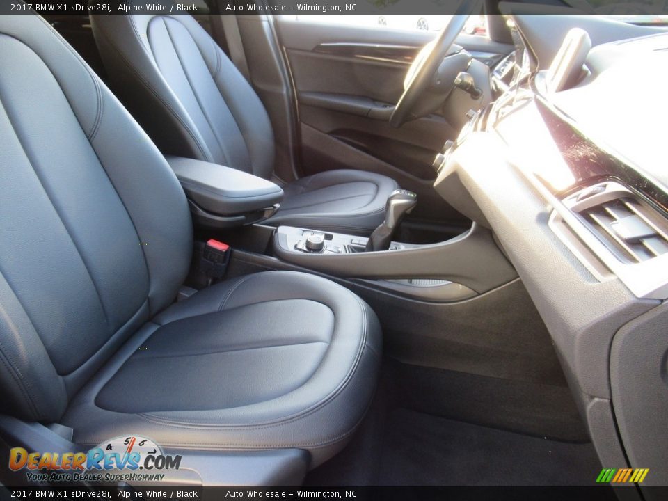 2017 BMW X1 sDrive28i Alpine White / Black Photo #13