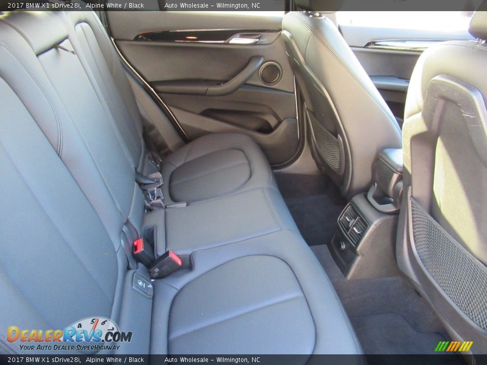 2017 BMW X1 sDrive28i Alpine White / Black Photo #14