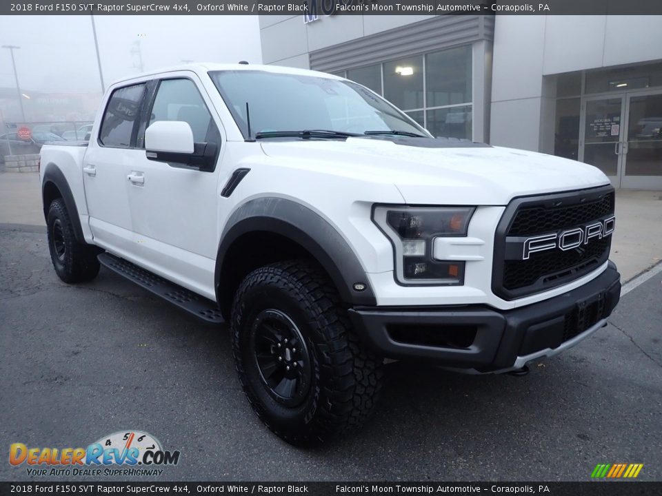 Front 3/4 View of 2018 Ford F150 SVT Raptor SuperCrew 4x4 Photo #8