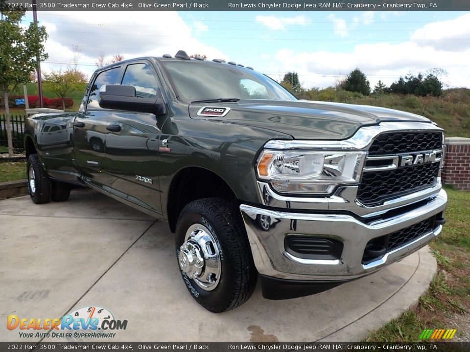 Front 3/4 View of 2022 Ram 3500 Tradesman Crew Cab 4x4 Photo #3