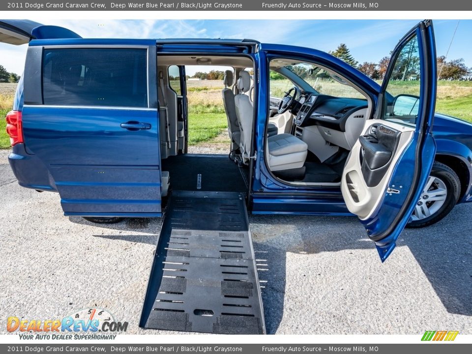 2011 Dodge Grand Caravan Crew Deep Water Blue Pearl / Black/Light Graystone Photo #24