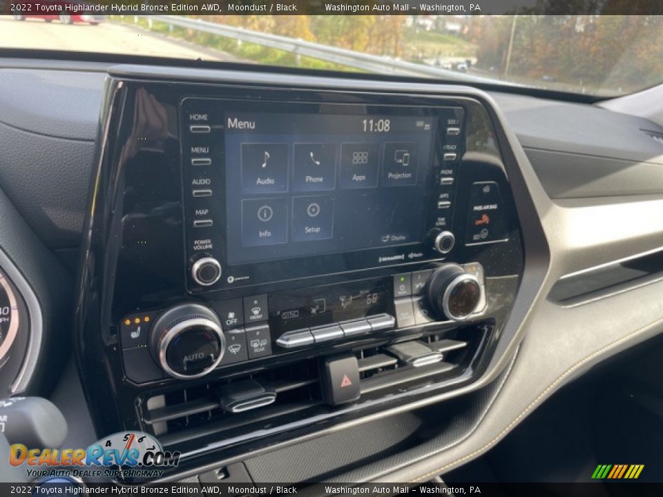 Controls of 2022 Toyota Highlander Hybrid Bronze Edition AWD Photo #5