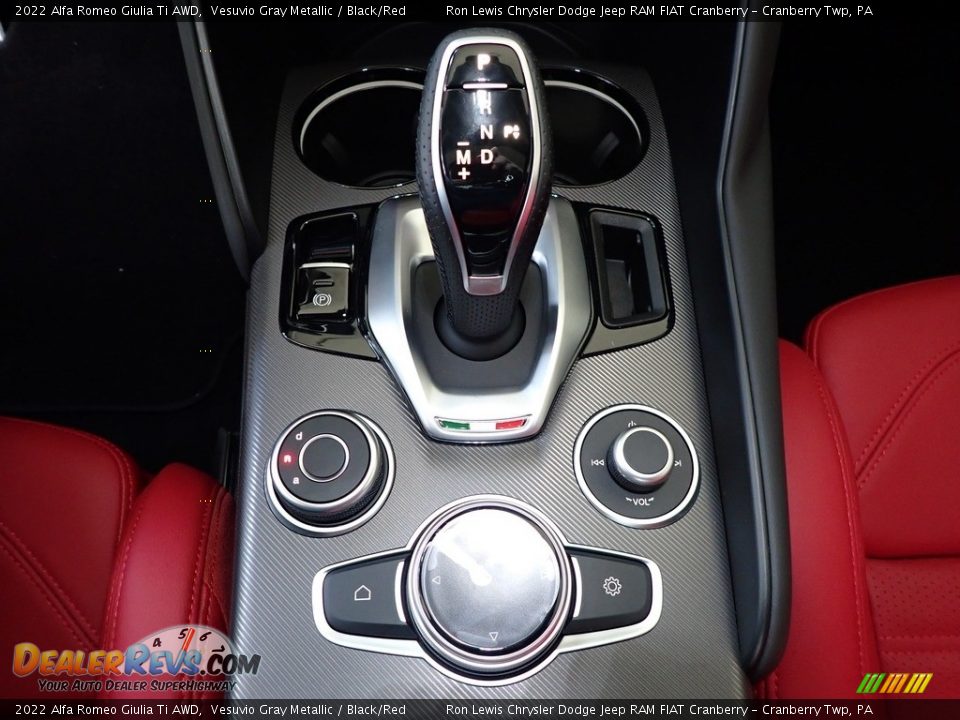 2022 Alfa Romeo Giulia Ti AWD Shifter Photo #19