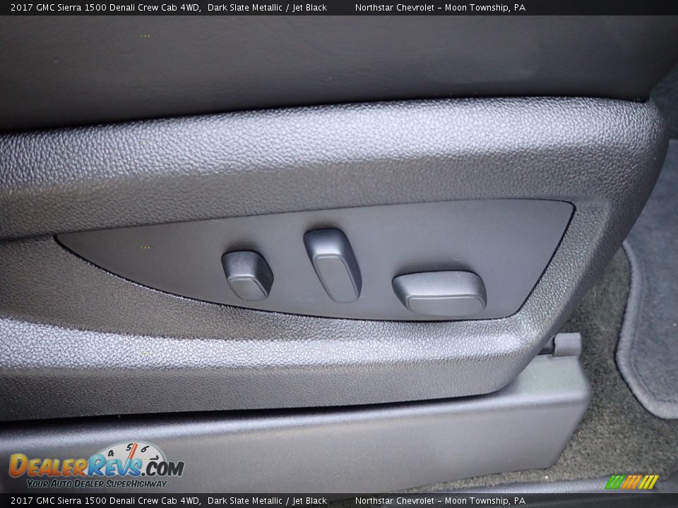 Front Seat of 2017 GMC Sierra 1500 Denali Crew Cab 4WD Photo #16