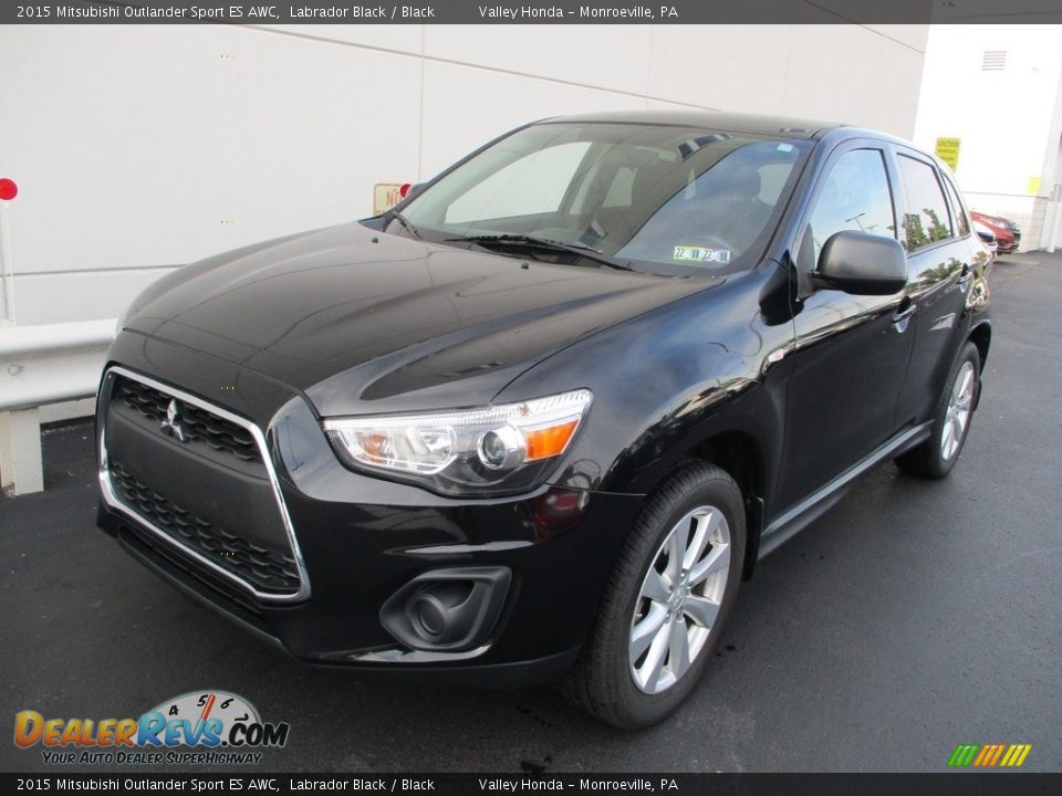 Front 3/4 View of 2015 Mitsubishi Outlander Sport ES AWC Photo #10