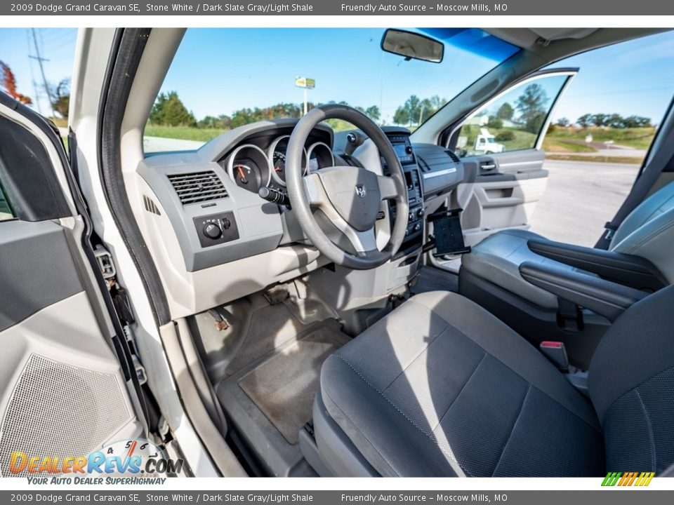 2009 Dodge Grand Caravan SE Stone White / Dark Slate Gray/Light Shale Photo #19