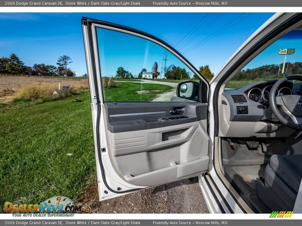 2009 Dodge Grand Caravan SE Stone White / Dark Slate Gray/Light Shale Photo #20