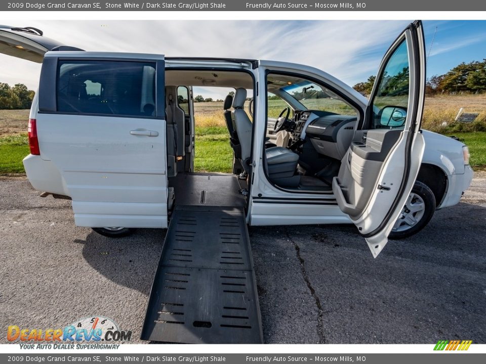 2009 Dodge Grand Caravan SE Stone White / Dark Slate Gray/Light Shale Photo #24