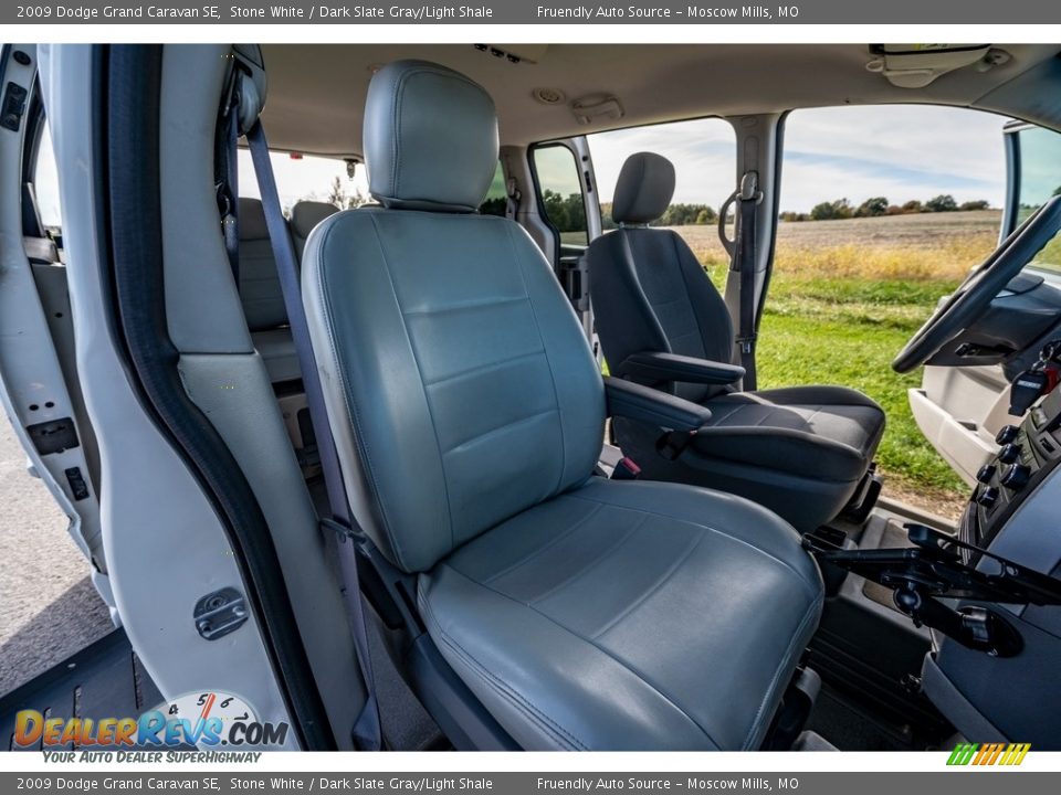 2009 Dodge Grand Caravan SE Stone White / Dark Slate Gray/Light Shale Photo #29