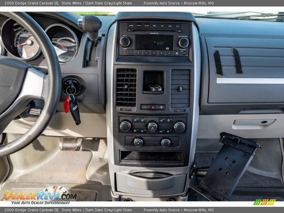 2009 Dodge Grand Caravan SE Stone White / Dark Slate Gray/Light Shale Photo #31