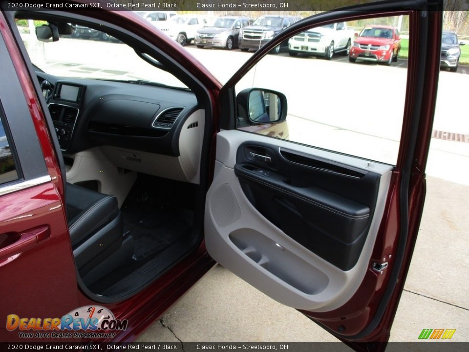 2020 Dodge Grand Caravan SXT Octane Red Pearl / Black Photo #16