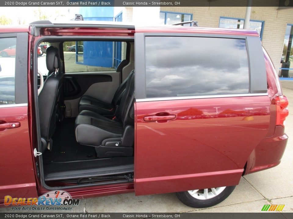 2020 Dodge Grand Caravan SXT Octane Red Pearl / Black Photo #25