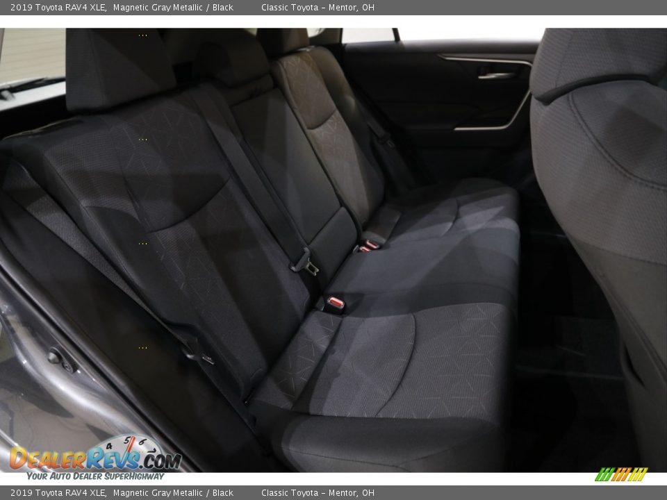 2019 Toyota RAV4 XLE Magnetic Gray Metallic / Black Photo #15