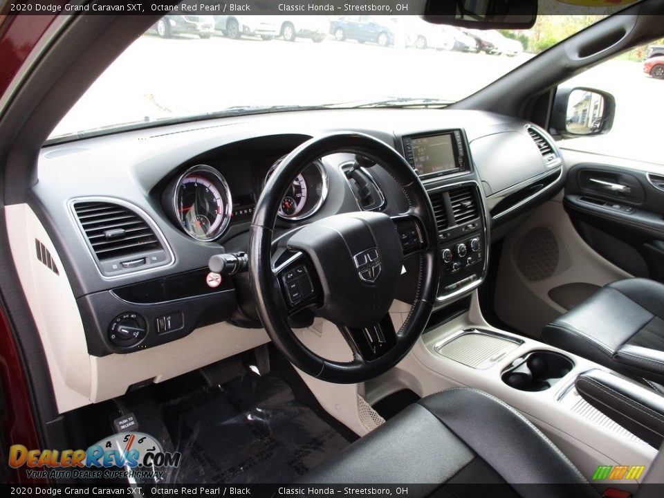 2020 Dodge Grand Caravan SXT Octane Red Pearl / Black Photo #30